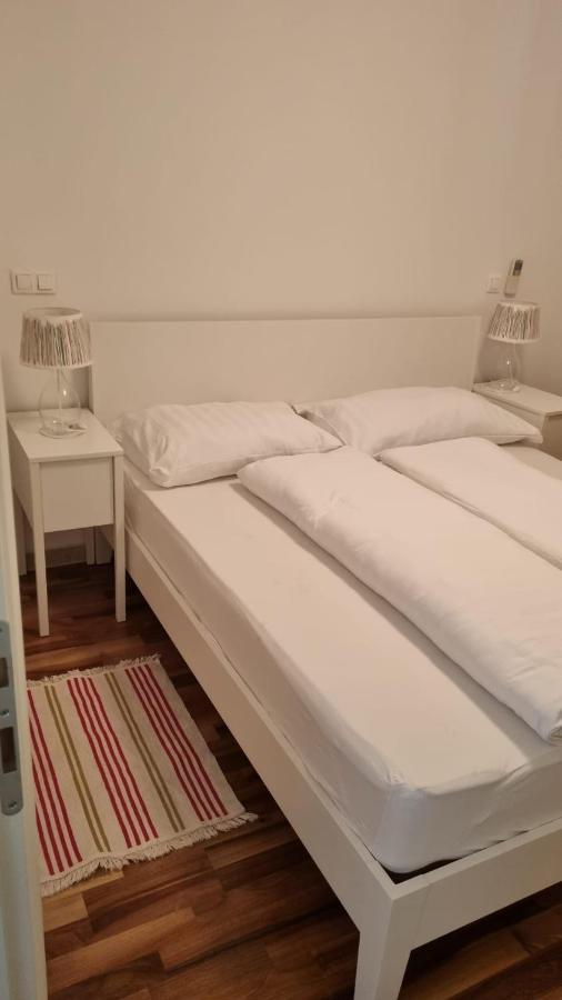 Casa Emma With Pool Leilighet Poreč Eksteriør bilde