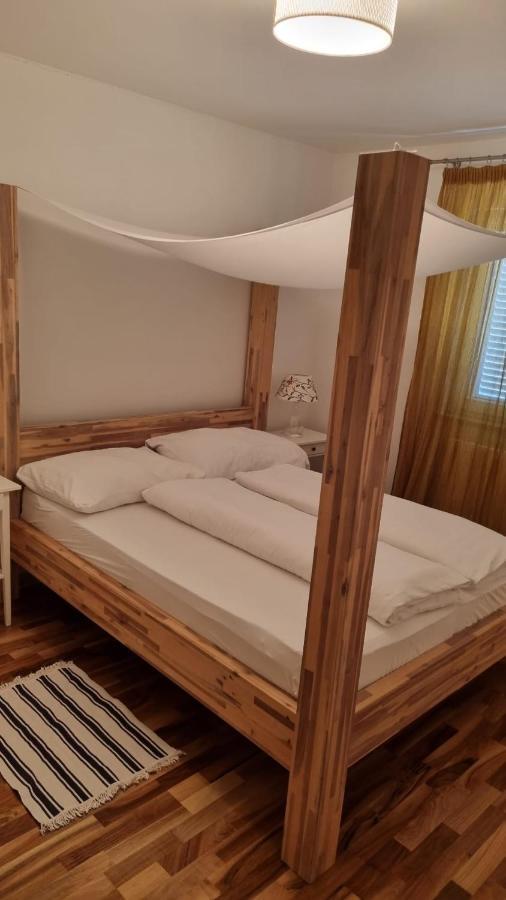 Casa Emma With Pool Leilighet Poreč Eksteriør bilde