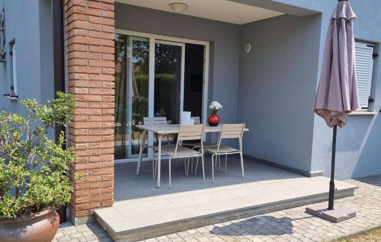 Casa Emma With Pool Leilighet Poreč Eksteriør bilde